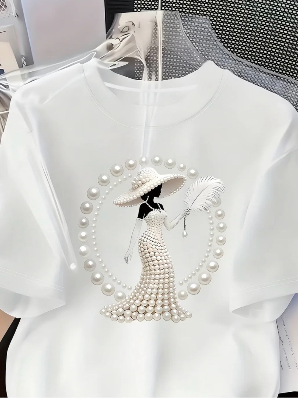 ❤️ NEW White Pearl-Embellished Lady Graphic T-Shirt